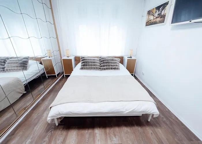 Апартаменти Luxe Art 88 Ultra Бухарест