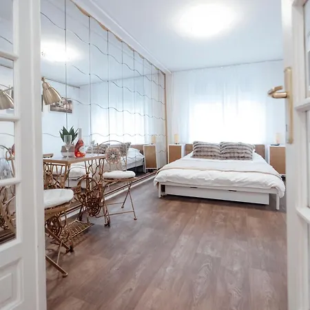Luxe Art 88 Ultra Апартаменты *