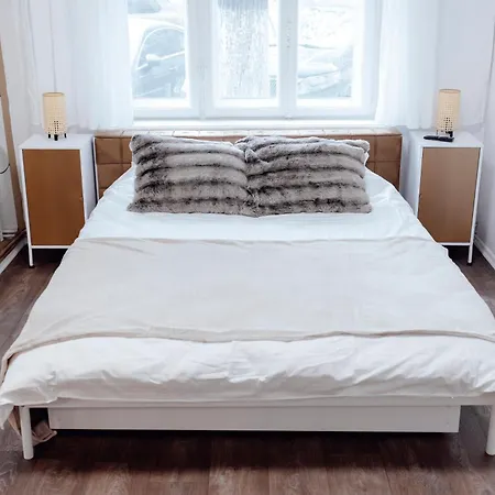 Luxe Art 88 Ultra Apartment
