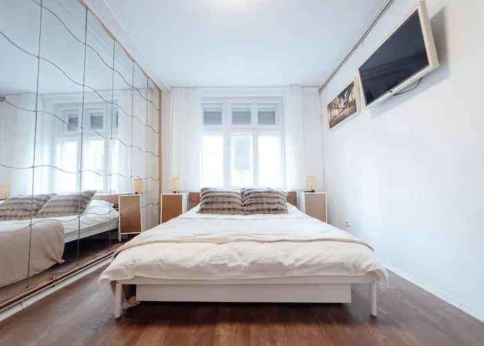 Luxe Art 88 Ultra Apartment