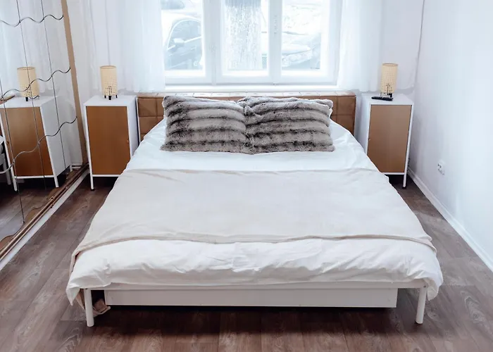 Luxe Art 88 Ultra Apartment
